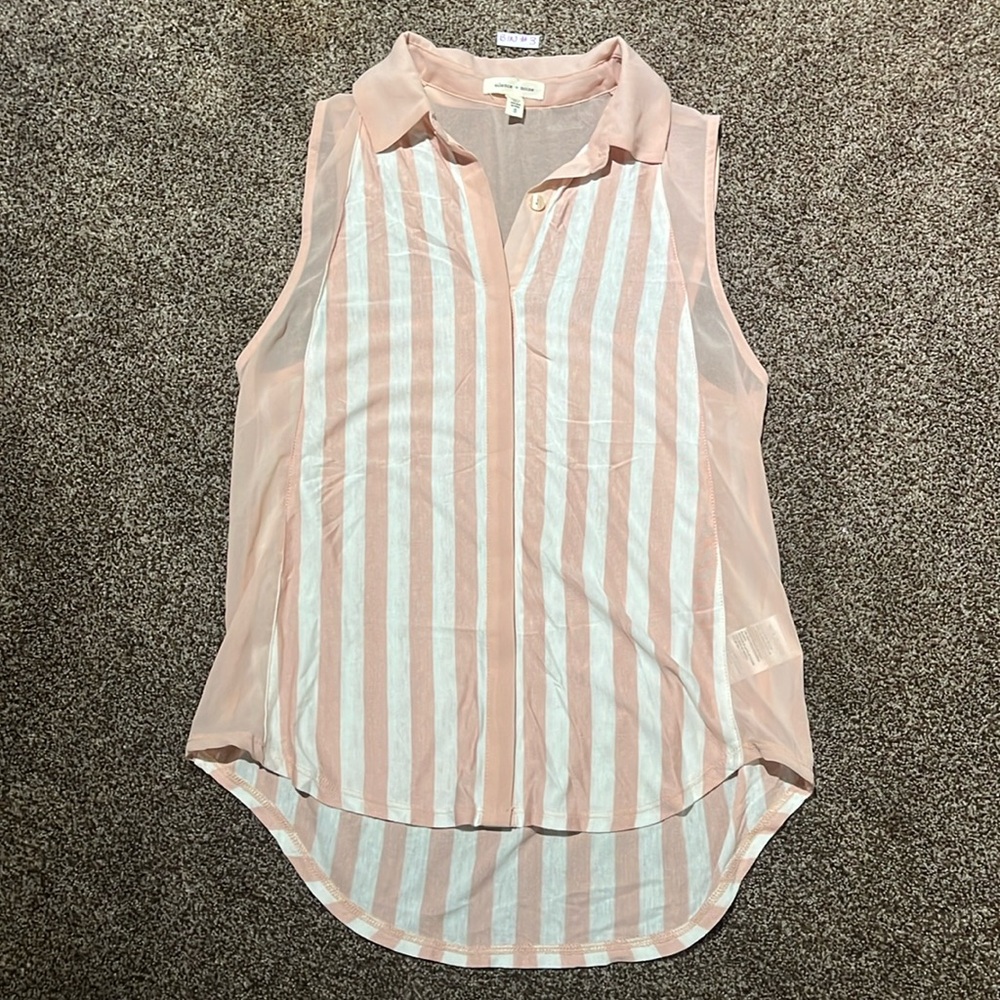 2/$30 Small silence + noise sleeveless blouse